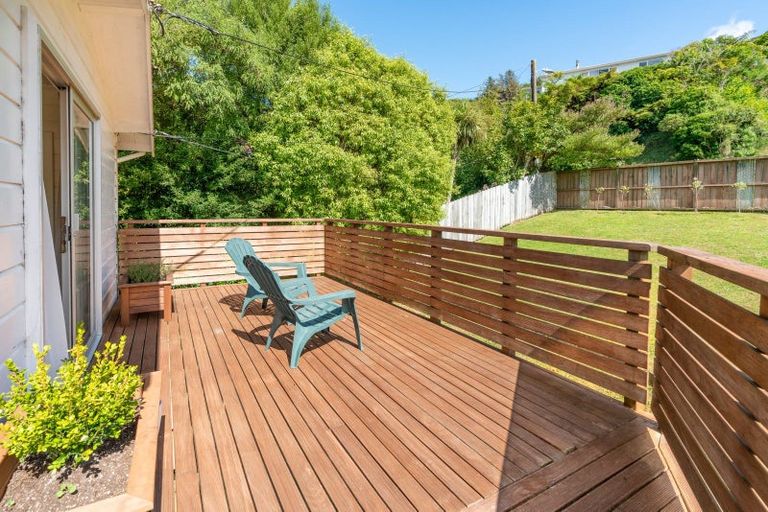 Photo of property in 13 Thurleigh Grove, Karori, Wellington, 6012