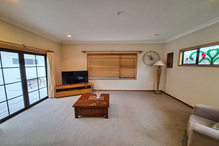 Photo of property in 13 Regent Street, Hawera, 4610