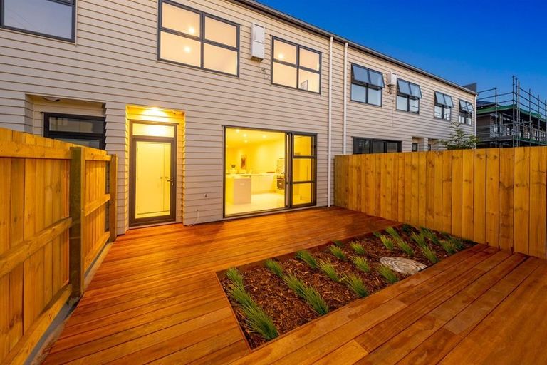 Photo of property in 22 Rere Close, Takanini, 2112