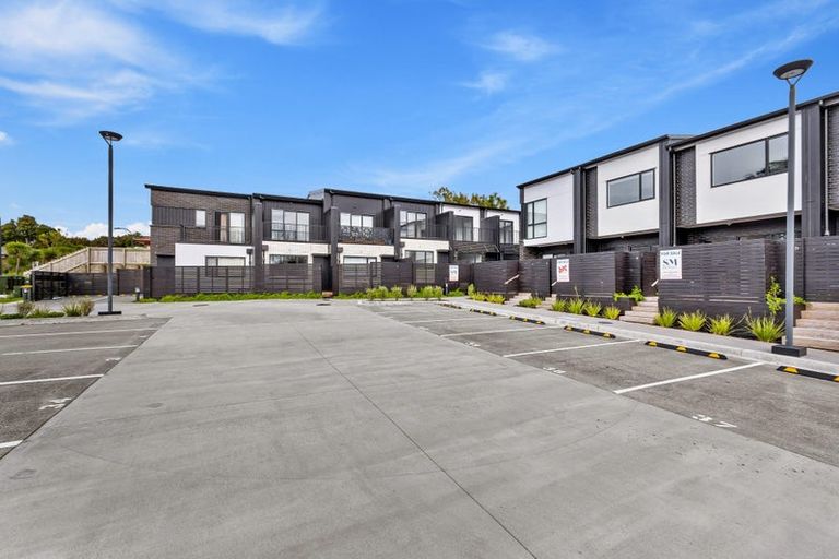Photo of property in 3 Meg Lane, Glen Eden, Auckland, 0602
