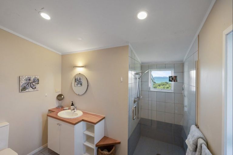 Photo of property in 8a Wairahi Road, Langs Beach, Waipu, 0582