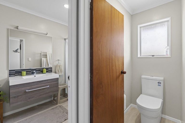 Photo of property in 9b Herekawe Drive, Spotswood, New Plymouth, 4310