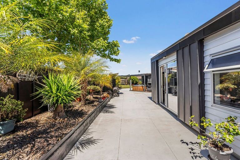 Photo of property in 7 Mermaid Place, Whitianga, 3510