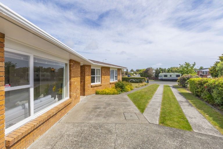 Photo of property in 41 Toru Road, Paraparaumu Beach, Paraparaumu, 5032
