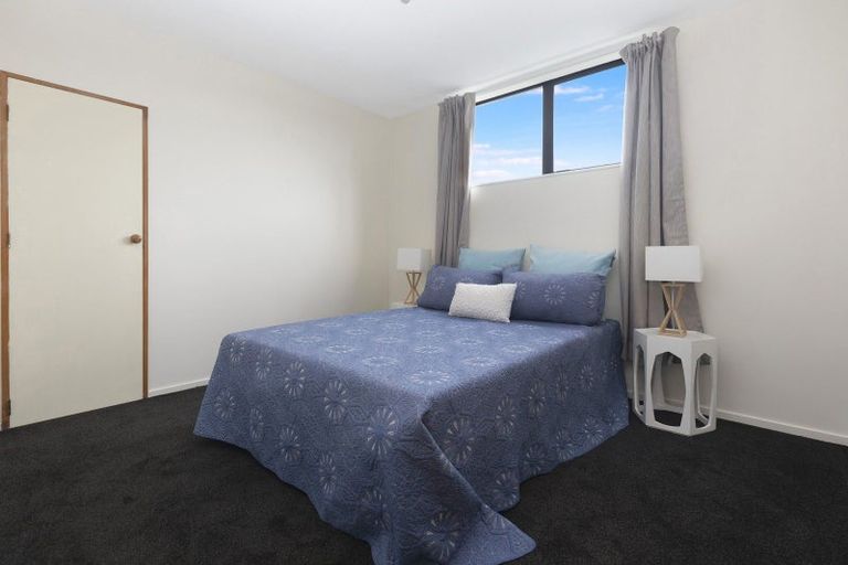 Photo of property in 49 Searells Road, Strowan, Christchurch, 8052