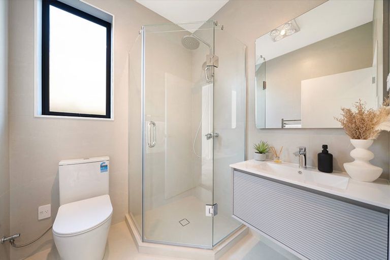 Photo of property in 8 Whakairo Crescent, Gulf Harbour, Whangaparaoa, 0930