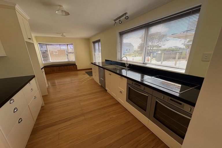 Photo of property in 239 Mangorei Road, Merrilands, New Plymouth, 4312