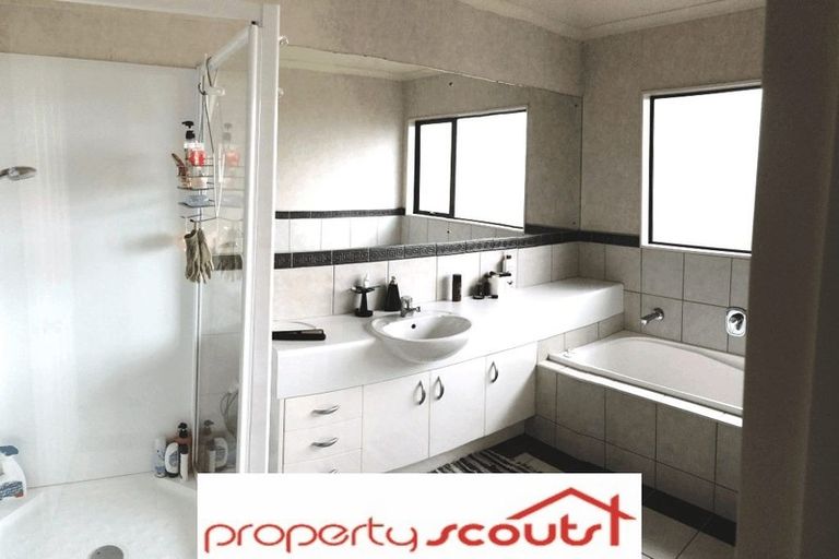 Photo of property in 49 Carousel Crescent, East Tamaki Heights, Auckland, 2016