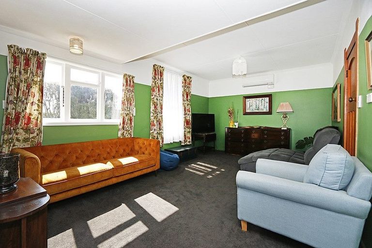 Photo of property in 357 Ketemarae Road, Hawera, 4675