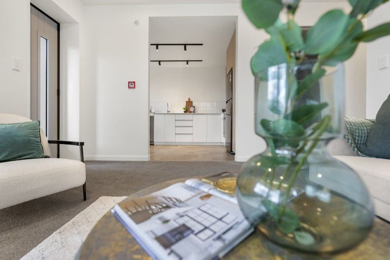 Photo of property in 69u2 Tiketike Way, Brooklyn, Wellington, 6021