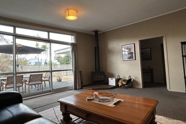 Photo of property in 1/12 Gradwell Place, Two Mile Bay, Taupo, 3330