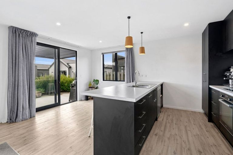 Photo of property in 42 Obelisk Street, Wanaka, 9305