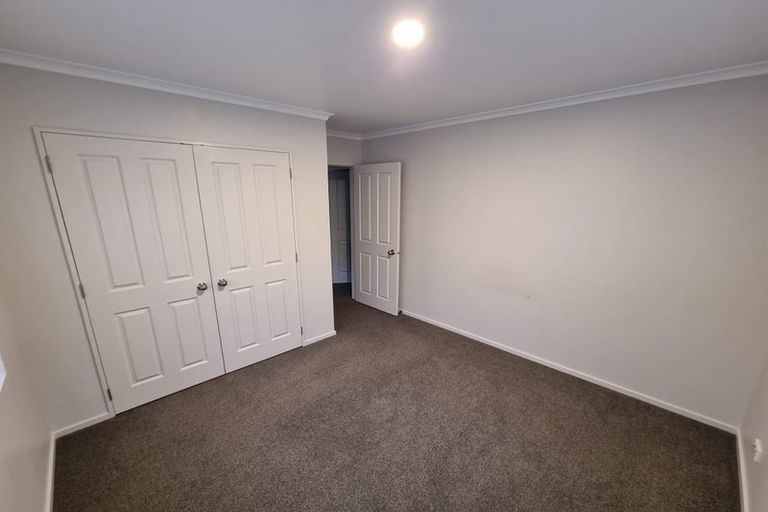 Photo of property in 55 Newbliss Crescent, East Tamaki Heights, Auckland, 2016