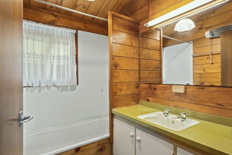 Photo of property in 24 Neri Crescent, Pomare, Rotorua, 3015