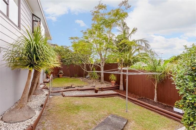 Photo of property in 63 Hassan Drive, Massey, Auckland, 0614