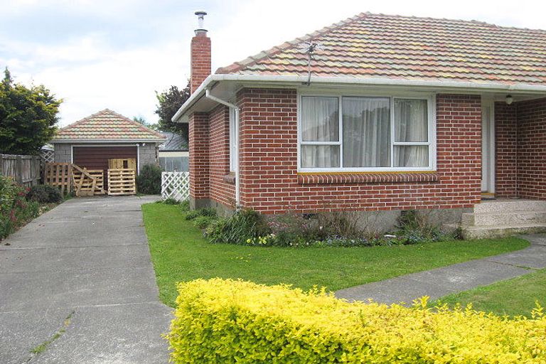 Photo of property in 43 Veitches Road, Casebrook, Christchurch, 8051