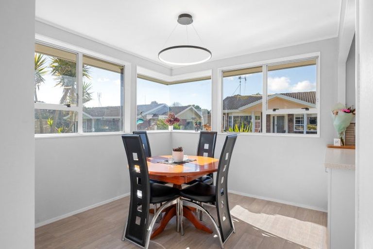 Photo of property in 20 Morrow Avenue, St Andrews, Hamilton, 3200