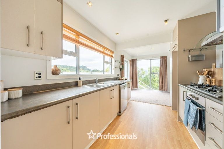 Photo of property in 3 Lone Tree Grove, Kelson, Lower Hutt, 5010