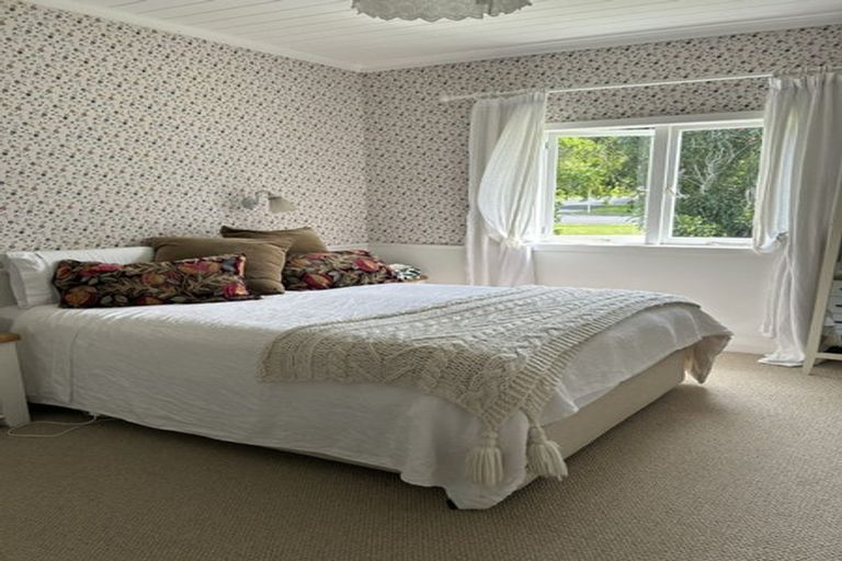 Photo of property in 47 Roland Road, Greenhithe, Auckland, 0632