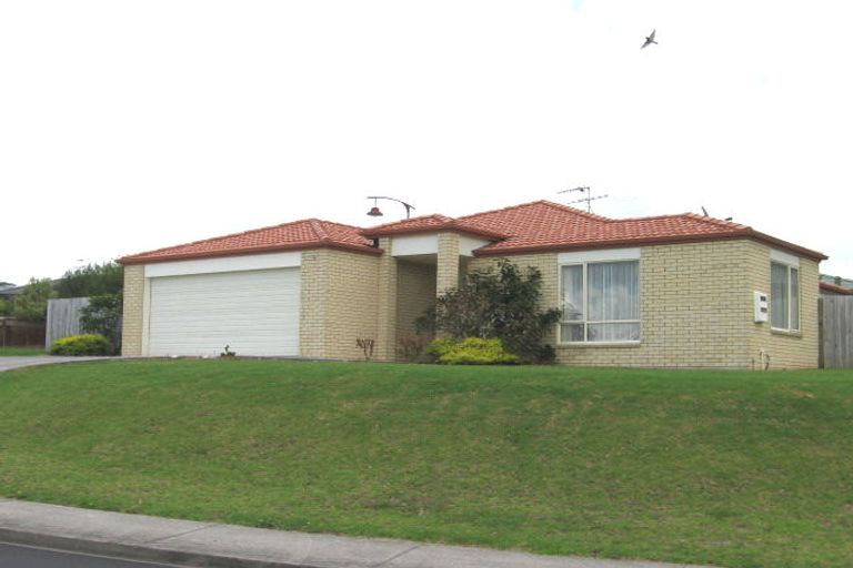 Photo of property in 14 Jadewynn Drive, Massey, Auckland, 0614