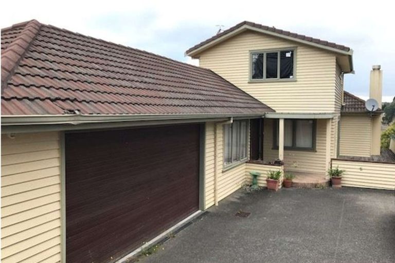 Photo of property in 3 Churchill Road, Murrays Bay, Auckland, 0630