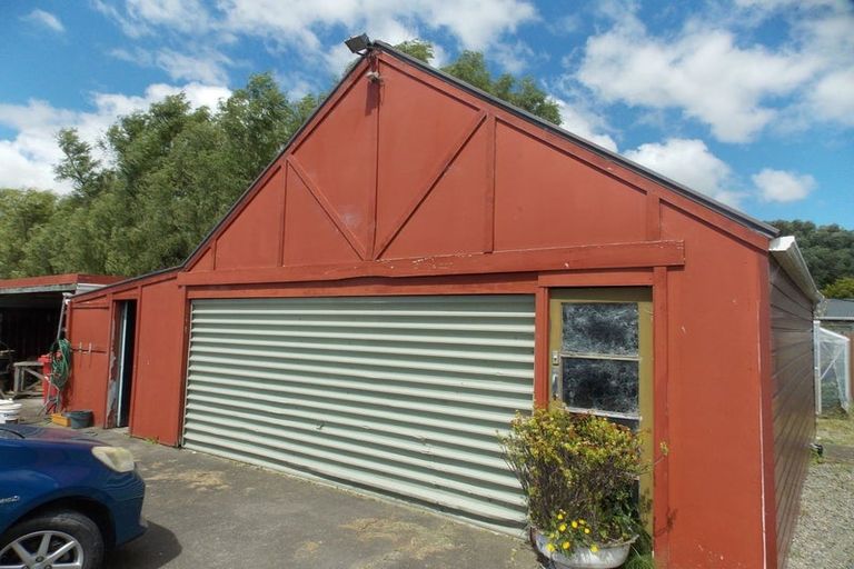 Photo of property in 32 Pioneer Highway, Awapuni, Palmerston North, 4412