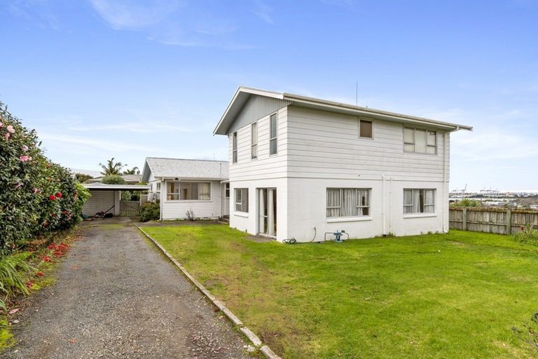 Photo of property in 58 Hinewa Road, Otumoetai, Tauranga, 3110
