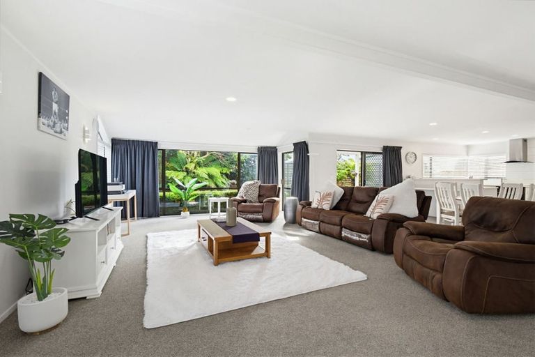 Photo of property in 74b Grand Vue Road, Kawaha Point, Rotorua, 3010