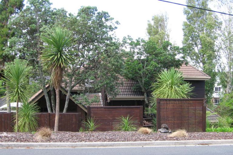 Photo of property in 1/29 View Road, Campbells Bay, Auckland, 0630
