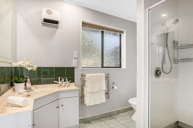 Photo of property in 7 Observatory Close, Whitby, Porirua, 5024