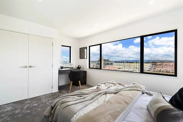 Photo of property in 5 Ocean Breeze Avenue, Hobsonville, Auckland, 0616