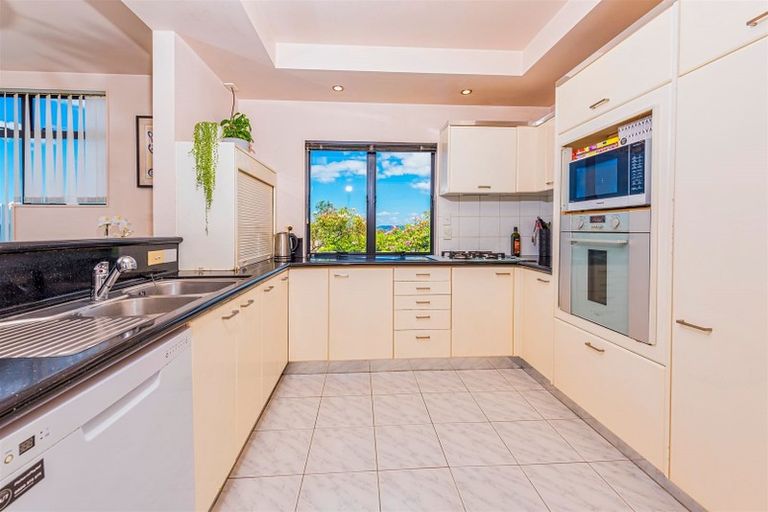 Photo of property in 38 Luckens Road, West Harbour, Auckland, 0618
