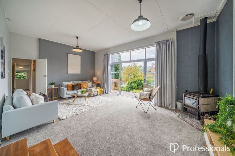 Photo of property in 14a Hawthorn Crescent, Stokes Valley, Lower Hutt, 5019