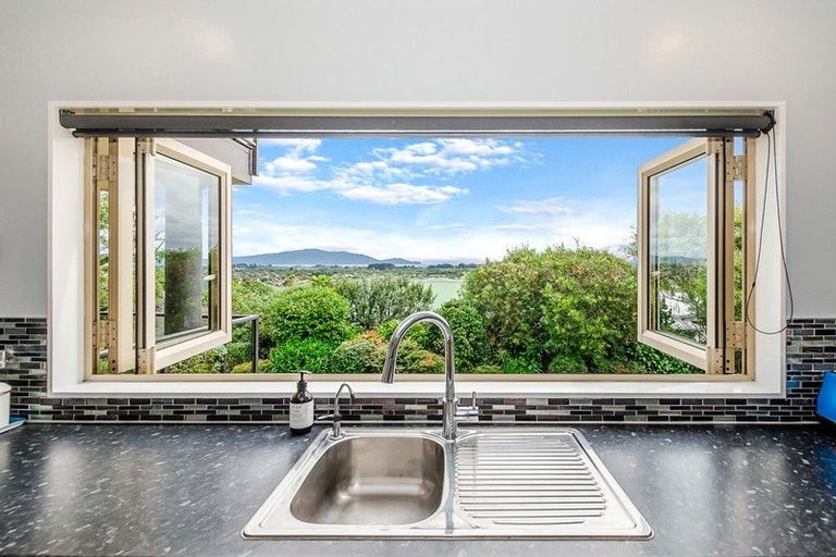 Photo of property in 115 Winara Avenue, Waikanae, 5036