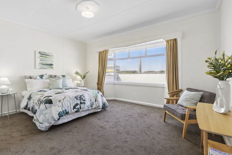 Photo of property in 22 Reef Street, Island Bay, Wellington, 6023