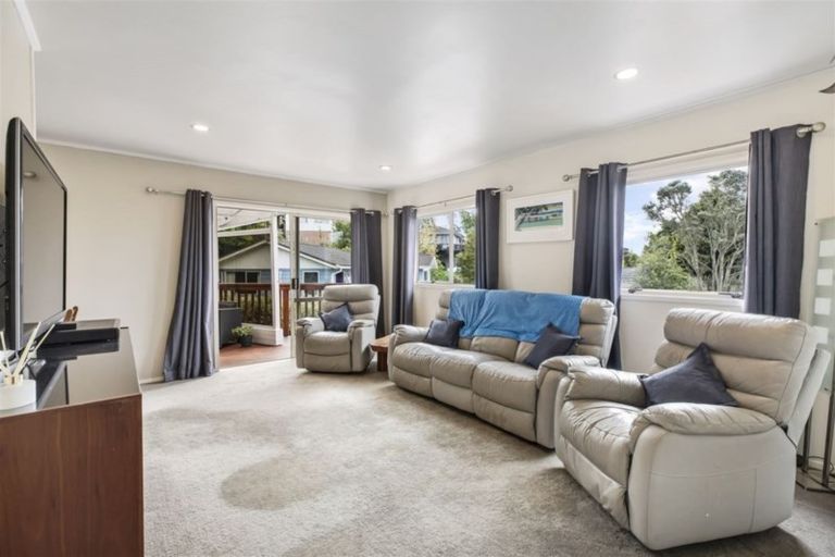 Photo of property in 7 Kilcar Place, Massey, Auckland, 0614