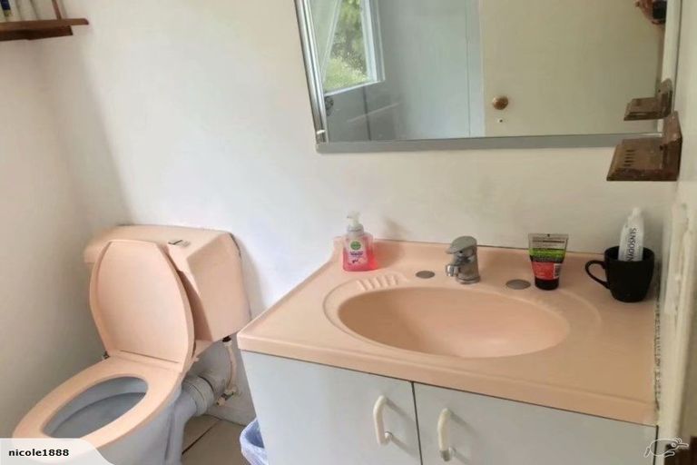 Photo of property in 61f1 Woodhouse Avenue, Karori, Wellington, 6012