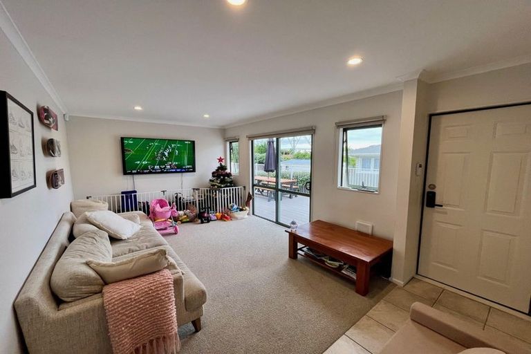 Photo of property in 12a Grainger Road, Te Atatu South, Auckland, 0610