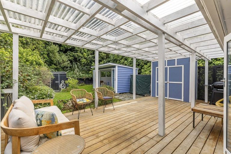 Photo of property in 65 Airlie Road, Plimmerton, Porirua, 5026