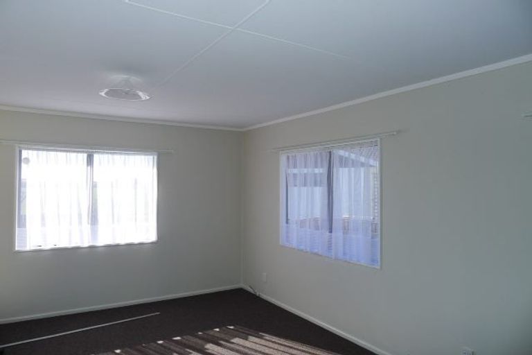 Photo of property in 9 Linwood Drive, Paraparaumu, 5032