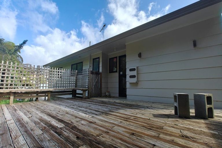 Photo of property in 51 Topliss Drive, Northcross, Auckland, 0632