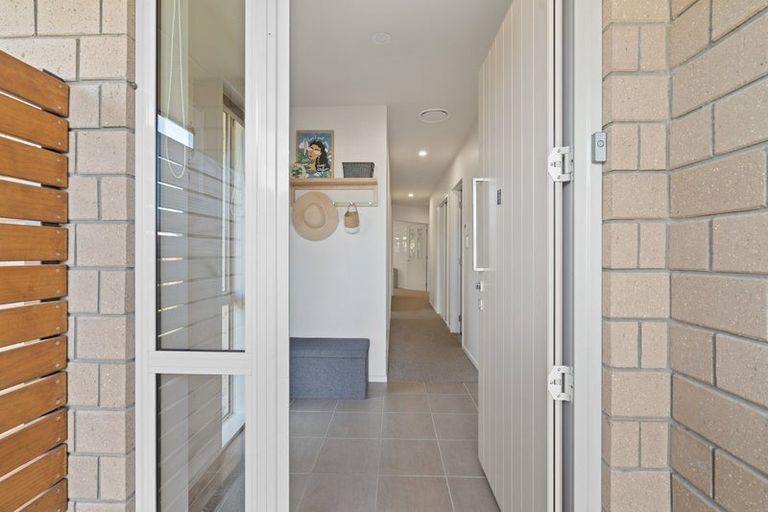 Photo of property in 11 Taggart Place, Sockburn, Christchurch, 8042