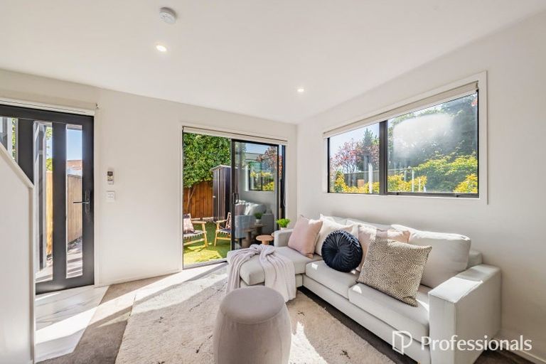 Photo of property in 2/97 Whites Line East, Waiwhetu, Lower Hutt, 5010