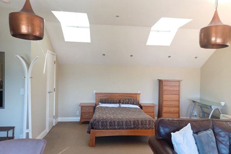 Photo of property in 90 Awa Road, Seatoun, Wellington, 6022