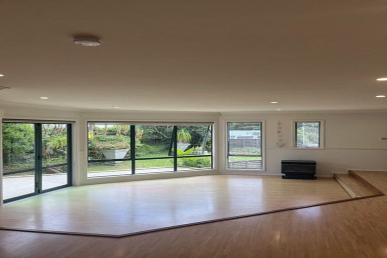 Photo of property in 8 Stanley Road, Glenfield, Auckland, 0629