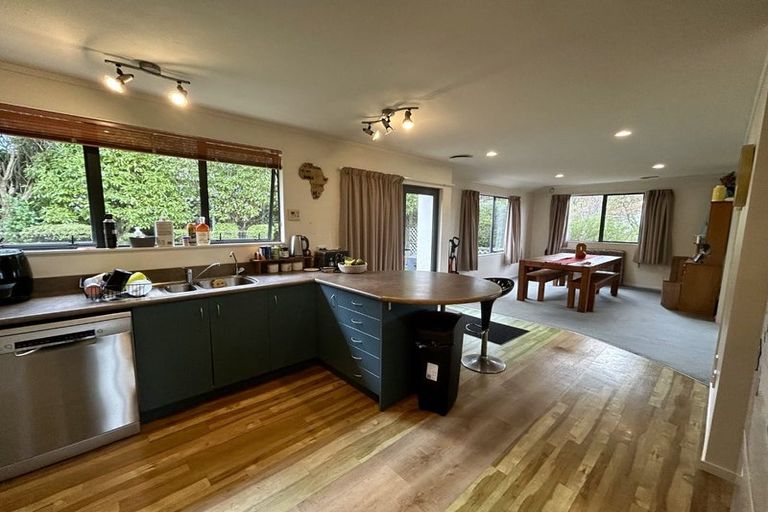 Photo of property in 26 Saunders Close, Whitby, Porirua, 5024