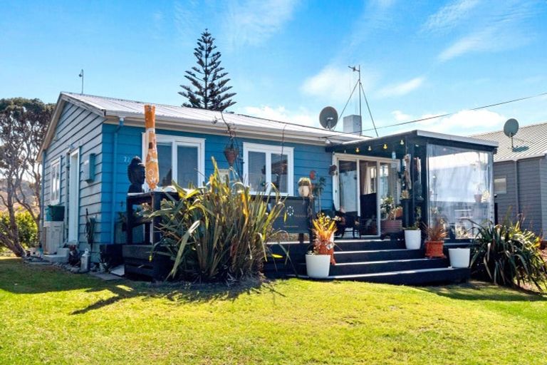Photo of property in 22 The Crescent, Waihi Beach, 3611