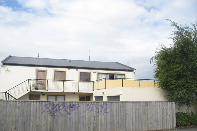 Photo of property in 4/2 Somerset Crescent, Spreydon, Christchurch, 8024