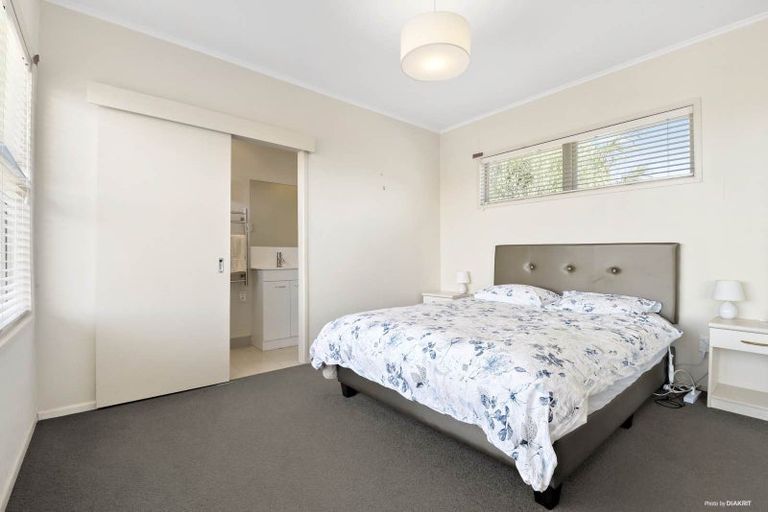 Photo of property in 50 Arran Road, Browns Bay, Auckland, 0630