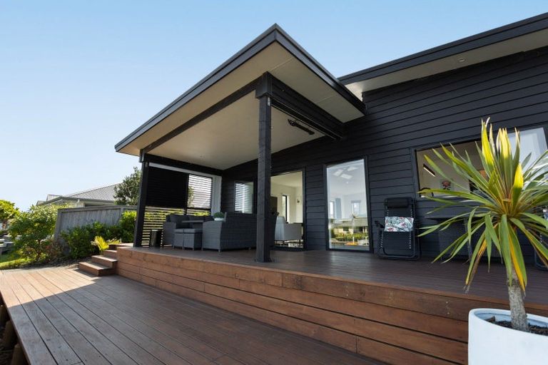 Photo of property in 11 Mermaid Place, Whitianga, 3510